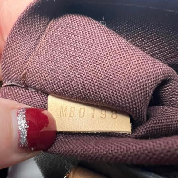 Louis Vuitton Turrene MM - Picture 8 of 16